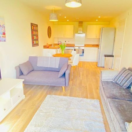 Beautiful, Brand New Apartment! Челтнем Екстер'єр фото