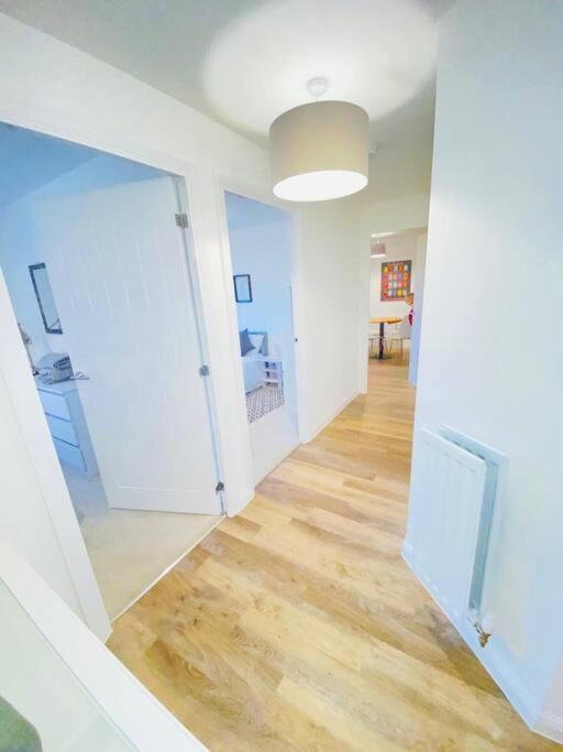 Beautiful, Brand New Apartment! Челтнем Екстер'єр фото
