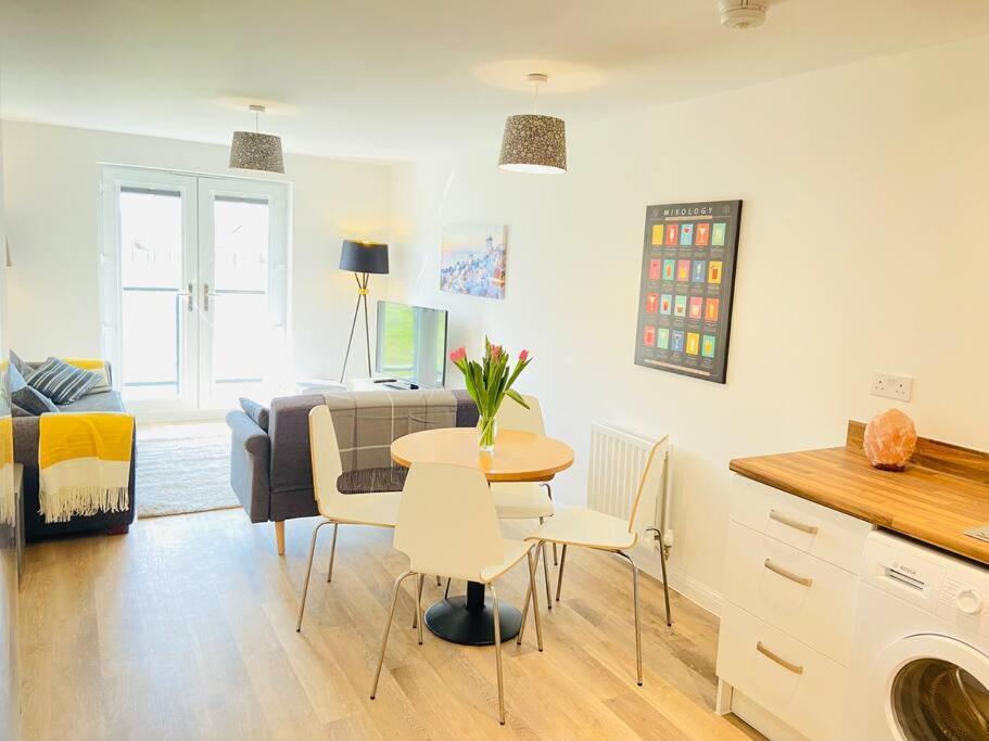 Beautiful, Brand New Apartment! Челтнем Екстер'єр фото