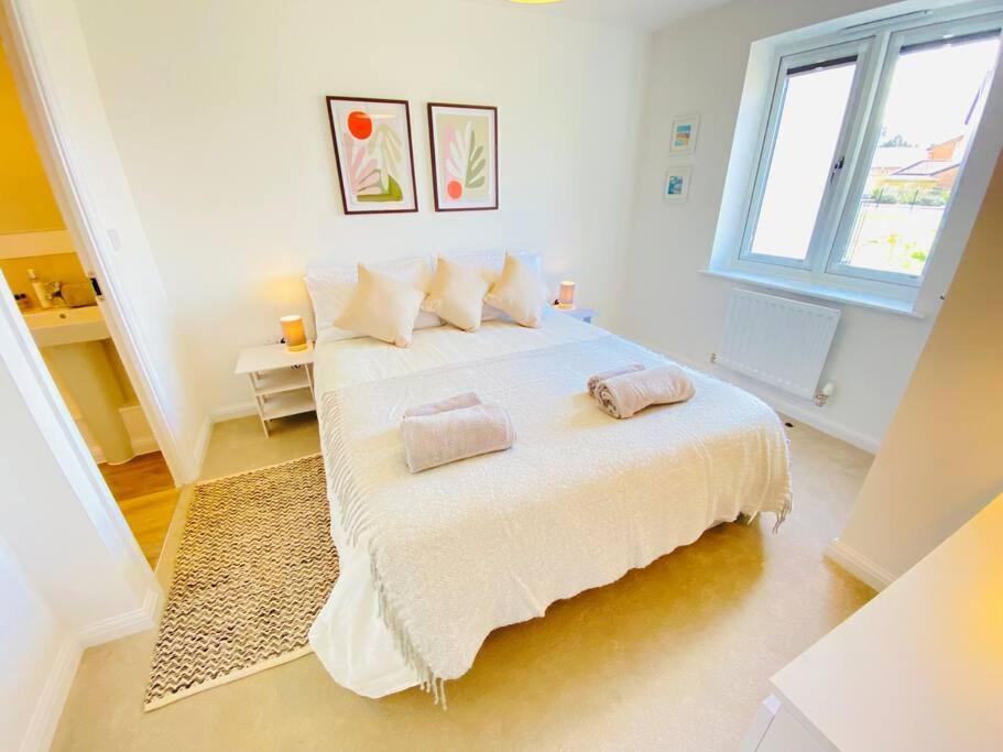 Beautiful, Brand New Apartment! Челтнем Екстер'єр фото